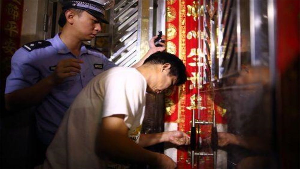 金华请开锁师傅开了锁后，师傅